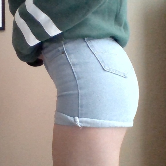 Perfect Shape High waisted Rolled Jean Shorts 🌼☀️ - Picture 7 of 7